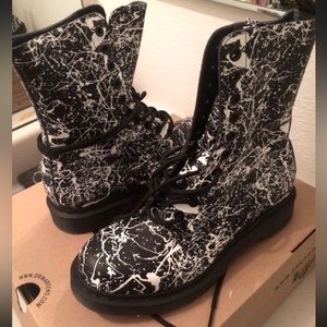 NWT‼️ DR MARTENS